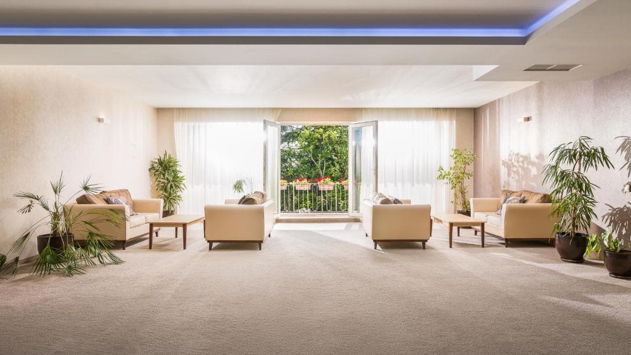 Danube Plaza Hotel - 9
