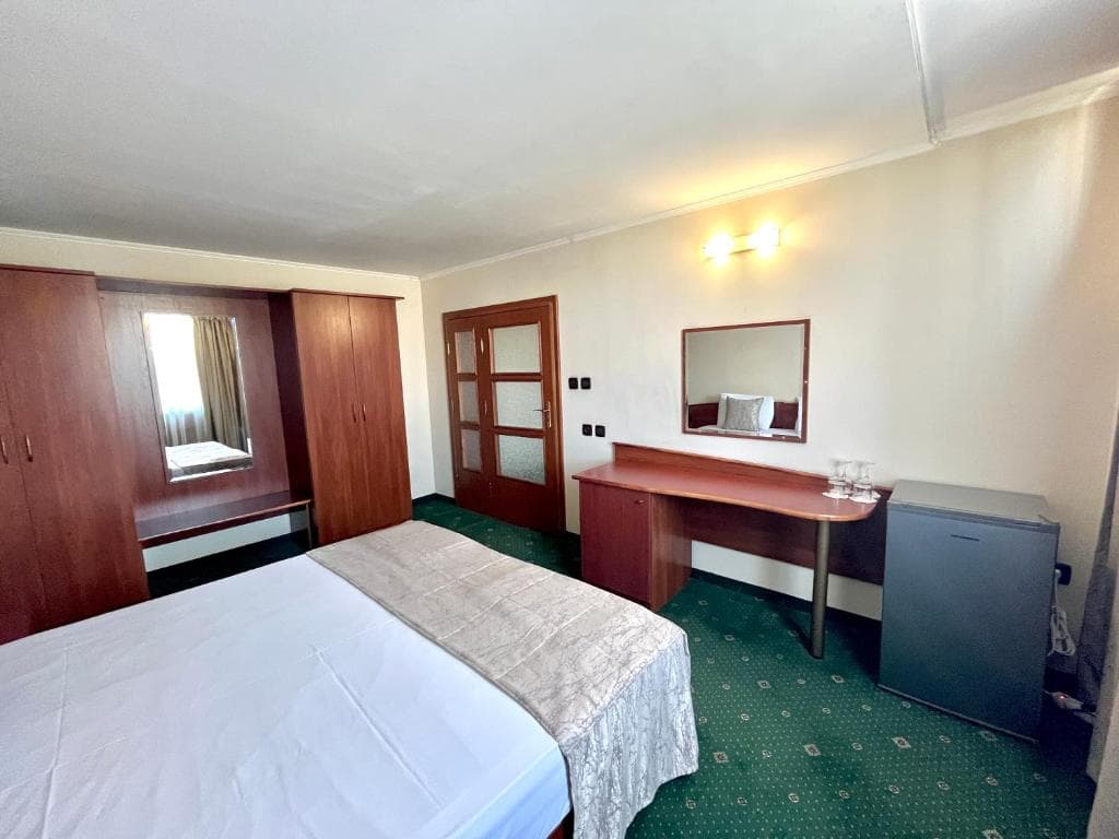 Hotel Orbit - 5