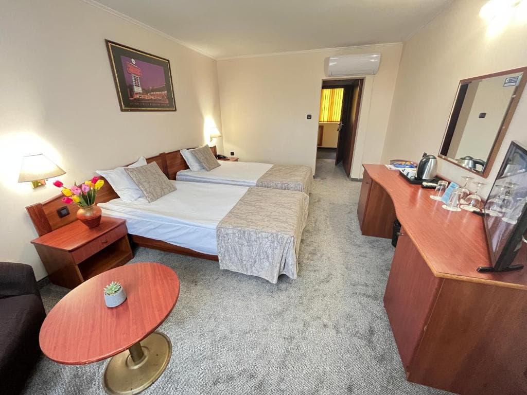 Hotel Orbit - 17