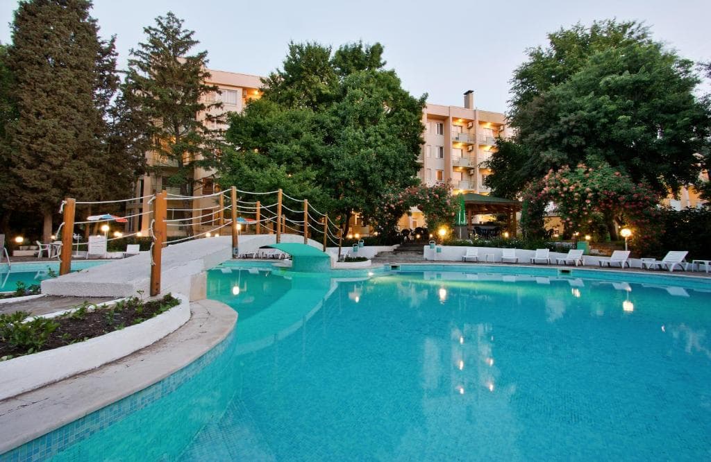 Lyulyak Hotel