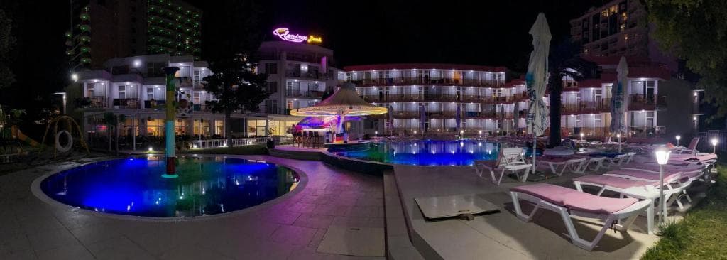 Flamingo Beach Hotel - 7